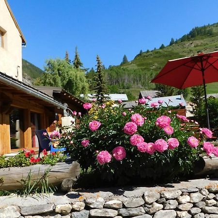 La Ptite Auberge Aiguilles Buitenkant foto